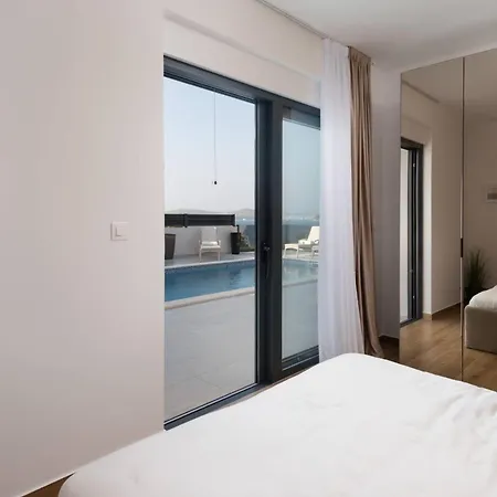 Villa Palm Bay 1, Heated Pool - 5 M From The Sea