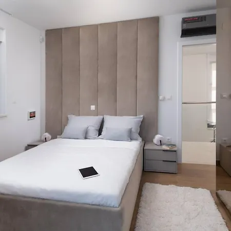 Palm Bay 1, Heated Pool - 5 M From The Sea