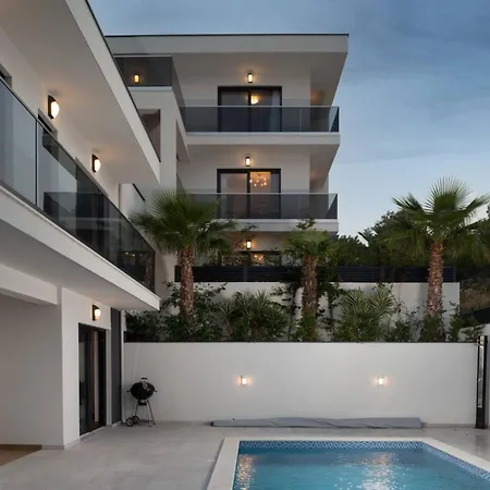 Palm Bay 1, Heated Pool - 5 M From The Sea *