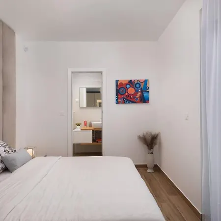 Palm Bay 1, Heated Pool - 5 M From The Sea Ražanj