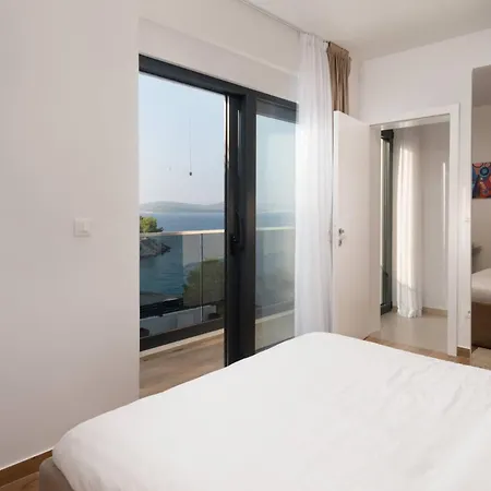 Palm Bay 1, Heated Pool - 5 M From The Sea