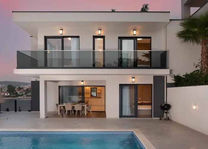 Palm Bay 1, Heated Pool - 5 M From The Sea