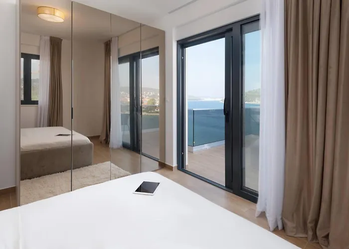 Villa Palm Bay 1, Heated Pool - 5 M From The Sea Razanj