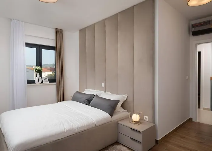 Palm Bay 1, Heated Pool - 5 M From The Sea 别墅 Ražanj