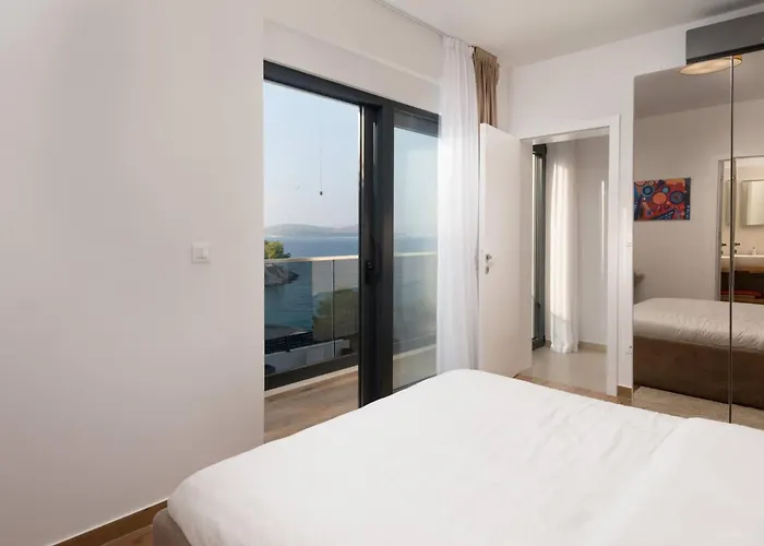 Palm Bay 1, Heated Pool - 5 M From The Sea