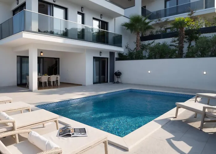 Palm Bay 1, Heated Pool - 5 M From The Sea 别墅 Ražanj