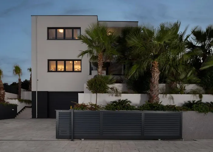 Palm Bay 1, Heated Pool - 5 M From The Sea Ražanj