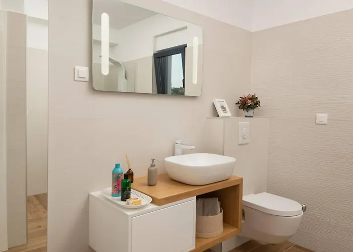 Villa Palm Bay 1, Heated Pool - 5 M From The Sea